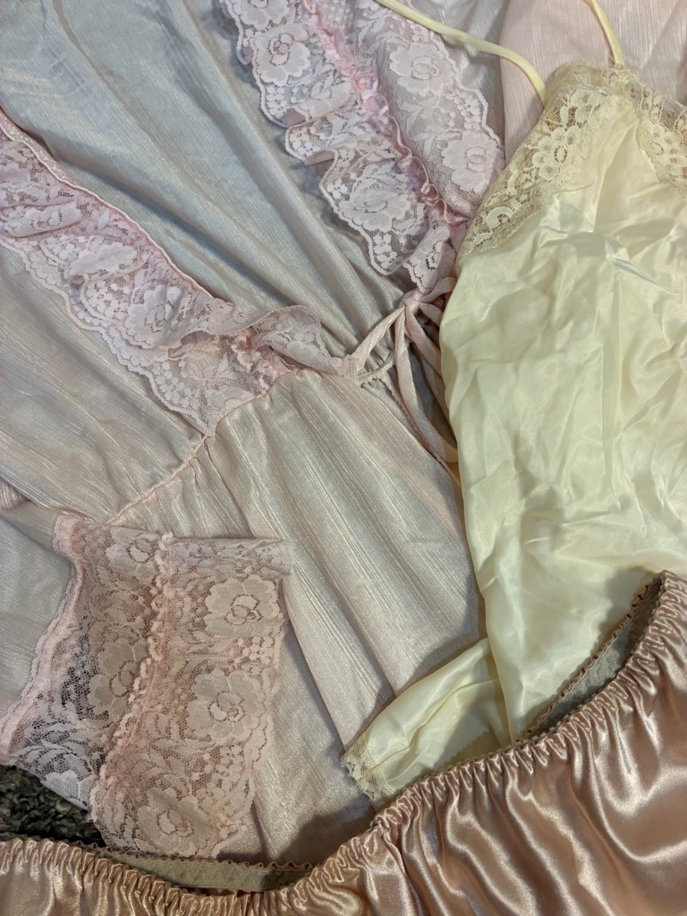 VTG Lingerie Victoria Secret Rikki Lot 3 Items Satin Lace Robe Camisole Shorts - Picture 8 of 14